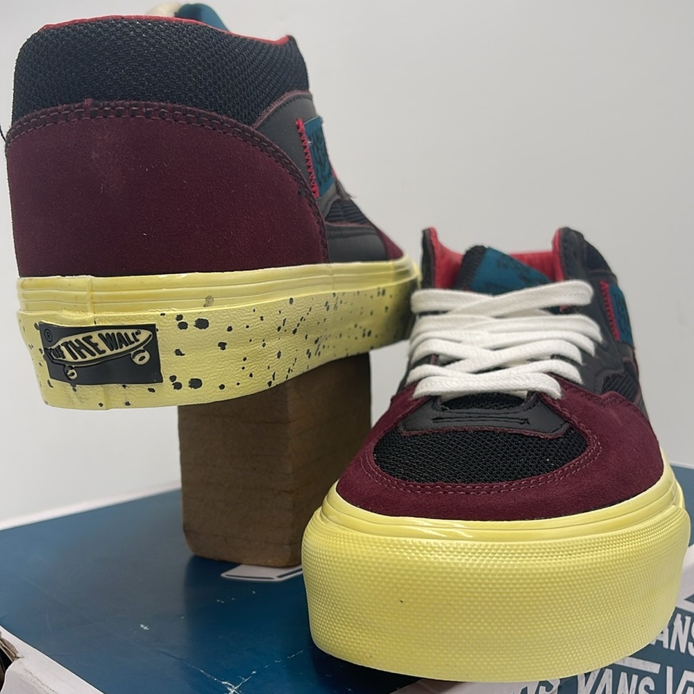 Vans WMNS Half Cab VIt L Vintage Sport Port Royale
VN0A5KC7FSJ
Sneakers - Picture 8 of 16